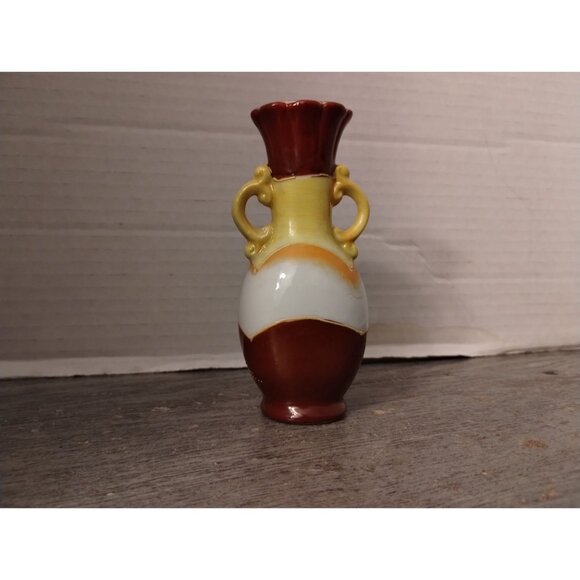 Virgin Mary 4.5" Made in Occupied Japan Porcelain Handled Vase - Picture 4 of 5